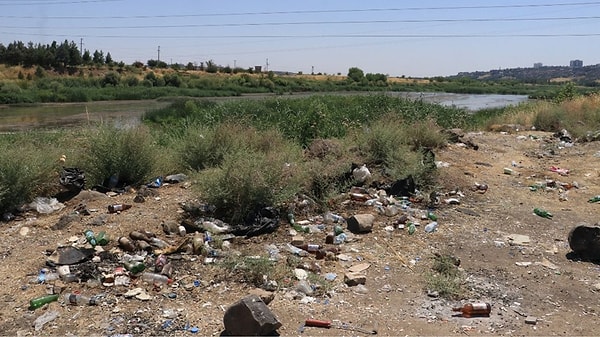 Plastik ve Cam Atıklar Doğada Yüz Yıla Yakın Süre Miktarı Azalmadan Kalabiliyor