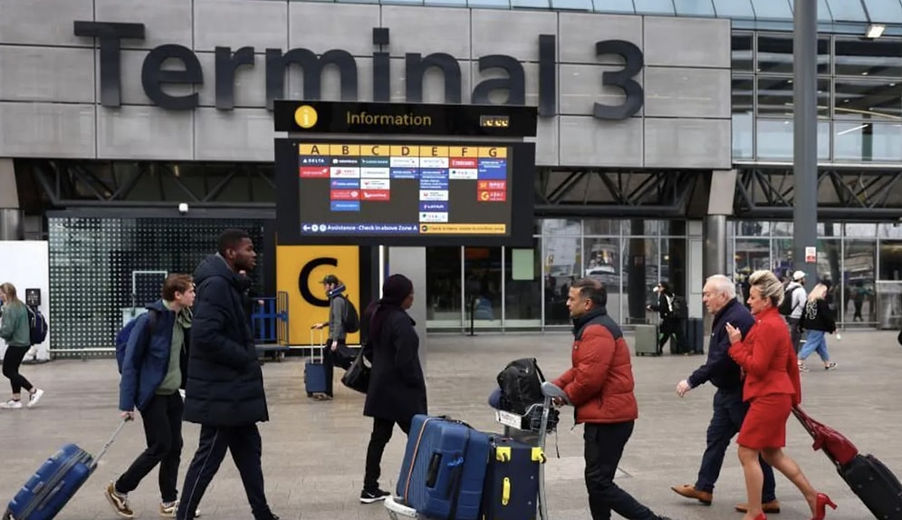 Burst Pipe Floods Main Road to Heathrow, Cutting Access to Key Terminals