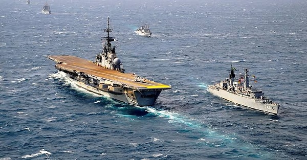 Fransız Donanması’nın Eski Amiral Gemisi Satış Sonrası Süreçte Atıl Kaldı