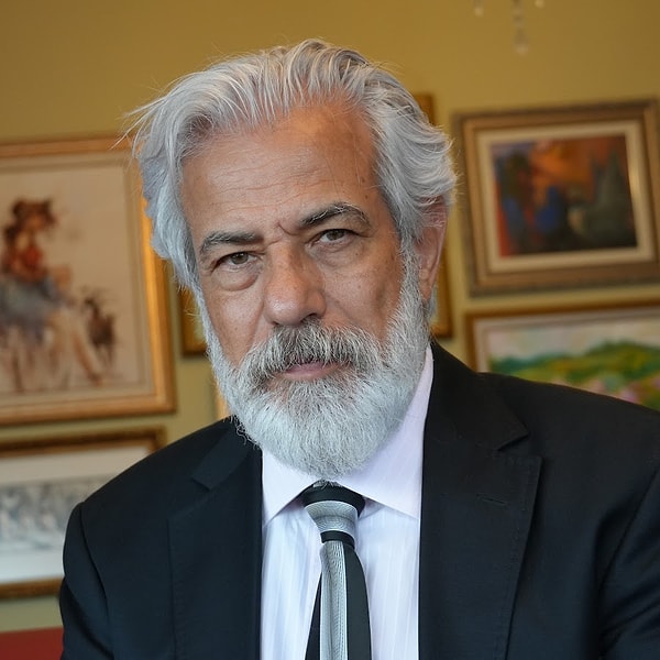 2. sezon öncesi Yeraltı dizisine dahil olan İsmail Hacıoğlu, Şükran Ovalı ve Azra Aksu'nun ardından ünlü bir isim daha kadroya katıldı.
