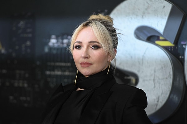 Çocuk yaşta başladığı kariyerini Heroes, Nashville ve Scream'e kadar taşıyan Hayden Panettiere'ın 36 yaşındaki ani ölümü Hollywood'u şoke etti.