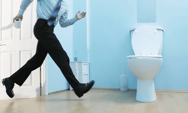 The urology specialist lists other common habits that pose a threat to bladder health as follows: