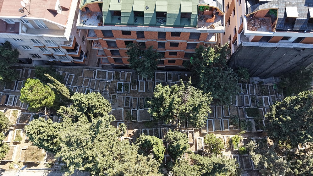 Living with the Dead: Unbelievable Flat!