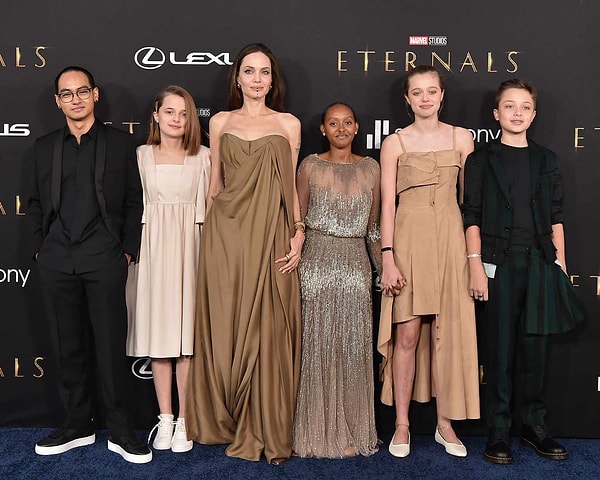 Hollywood'un en ünlü kadınlarından Angelina Jolie'nin hayatındaki en önemli rolü ise altı çocuğunun annesi olmak.