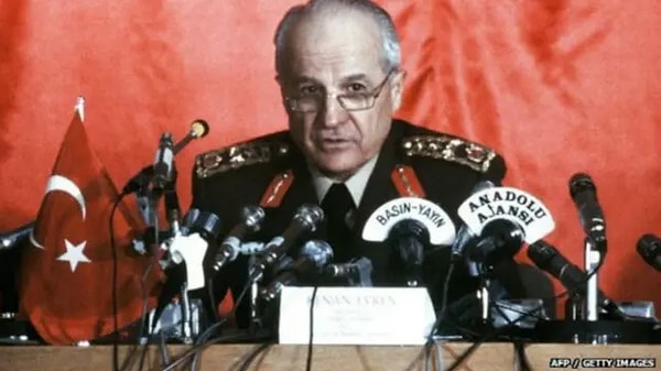 Kenan Evren'in Sesi Bir Anda Kesildi