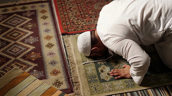 Mevlid Kandili'nde Hangi İbadetler Yapılır?