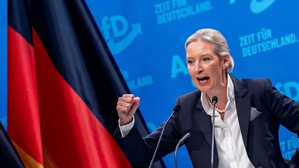 Almanya'da anketlerin ilk sıralarına yerleşen AfD'nin Eş Lideri Alice Weidel, iktidara gelmeleri halinde ülkenin Avrupa Birliği ile bağlarını derinden sarsacak kararlar alacaklarını açıkladı.