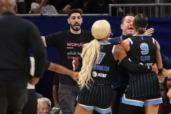 WNBA yönetimi, kısa süre önce kadın olduklarını beyan ederek 2027 draftlarına katılmak isteyen eski NBA oyuncuları Enes Kanter Freedom ve Royce White'ın lige uygun olmadığına hükmetti.