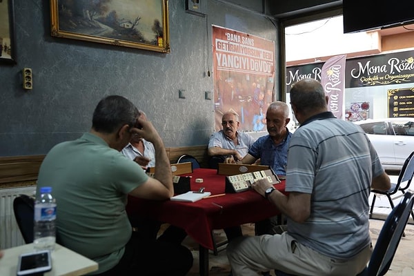 "Kahvehanenin olmazsa olmazları yancılardır"