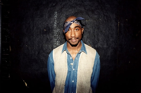 Doksanlı yıllarda efsanevi rapçi Tupac Shakur ile gizli bir aşk yaşadı.