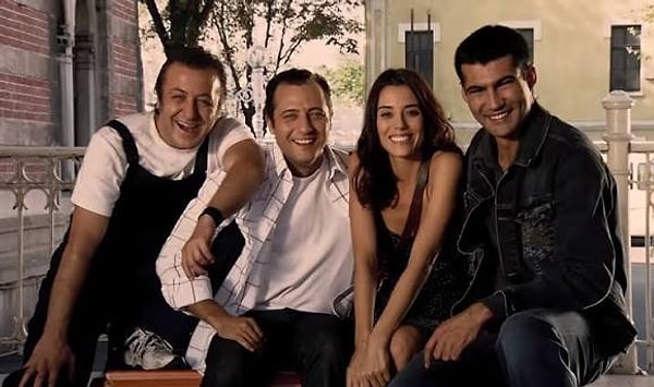 Türk televizyonlarının en efsane yapımlarından biri olan Ezel, 2009 yılında yayın hayatına başlamıştı.