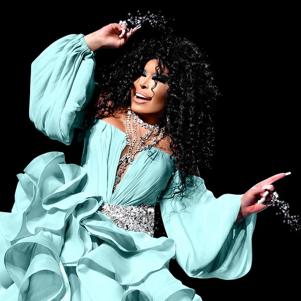 Bülent Ersoy'un yaklaşık 1,5 saat geç çıktığı Kuşadası konseri, bir anda karşılıklı tartışmaya dönüştü.