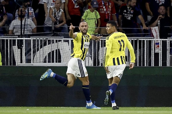 Fenerbahçe, Fransız temsilcisi Lyon’u 2-1’lik skorla yenerek Şampiyonlar Ligi’ne katılmaya hak kazandı.