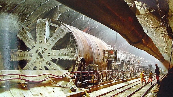 Buluşma noktasındaki sapma yalnızca 2 milimetre oldu