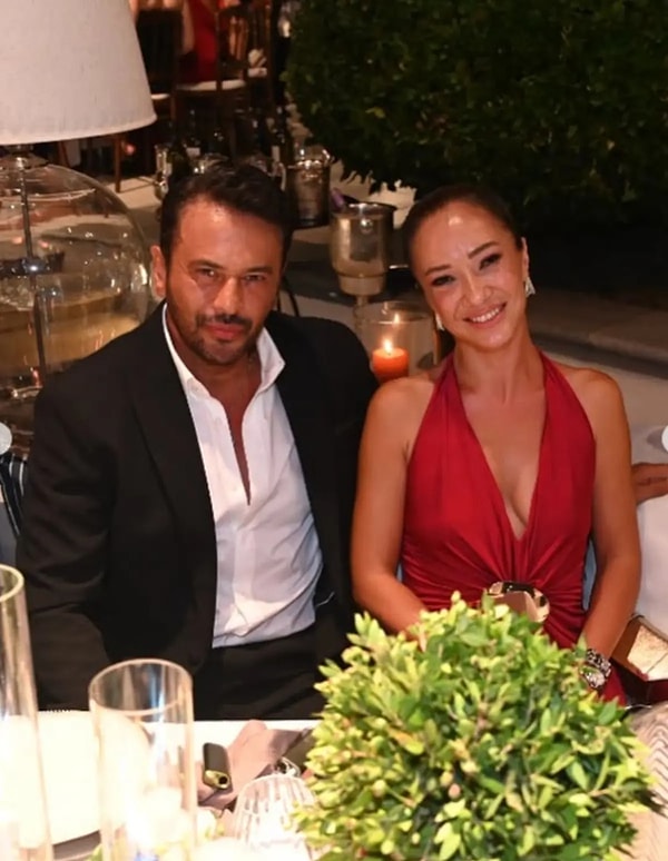 İki yıldır gözlerden uzak yaşadıkları aşktan ilk fotoğraf geldi.