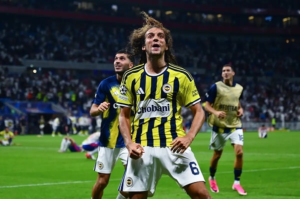 Rapçi Jul bir şarkısında Guendouzi’ye de yer verdi.