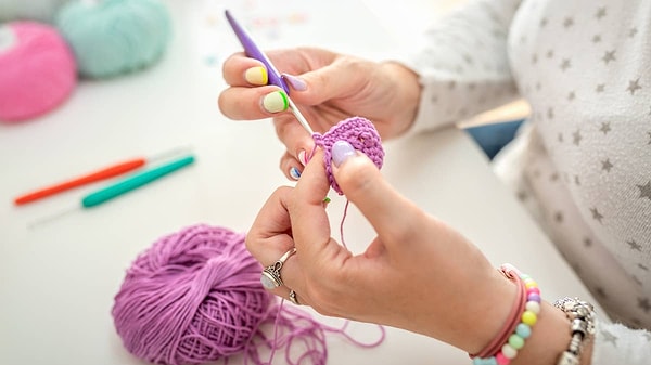 8 Psychological Benefits of Knitting and Crocheting