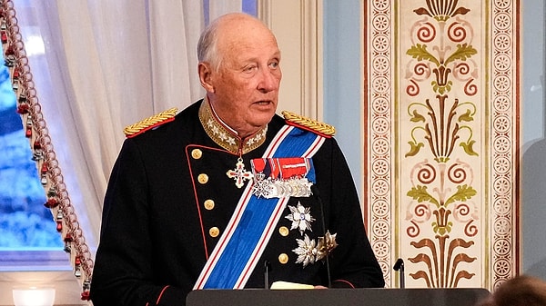 Norveç Kralı Harald V, bir süredir tedavi gördüğü nadir kan hastalığının ardından 89 yaşında hayatını kaybetti.