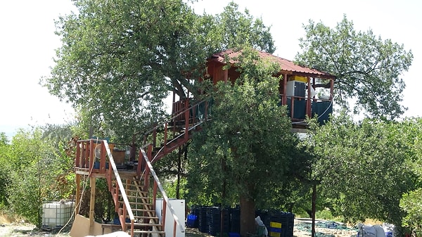 Malatya’nın Hekimhan ilçesinde yaşayan Mustafa Kahraman, 2014 yılında memuriyetten emekli olmasının ardından çocukluk yıllarının geçtiği baba ocağına dönerek çiftçilik yapmaya başladı.