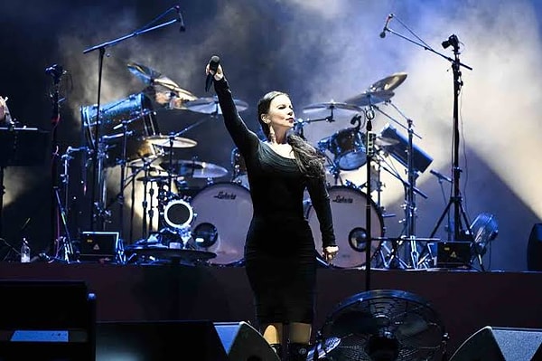 9. Şebnem Ferah