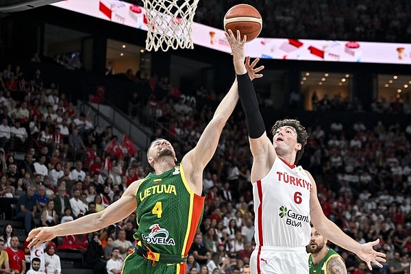 Farklı biten gecede Cedi Osman da 200. maçına çıktı.