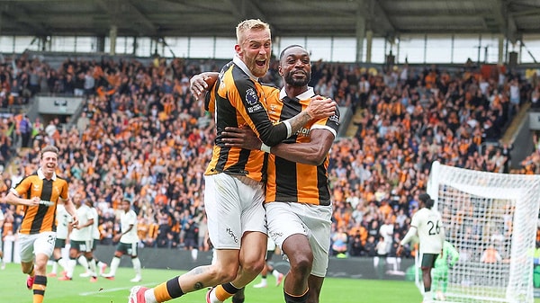 Beraber Premier Lig'e çıktıkları Coventry City'yi de geçtiler.
