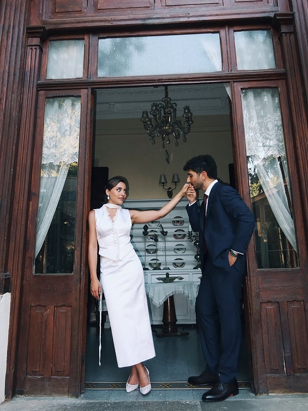 Sıla Türkoğlu ile Ata Ayyıldız’ın ilişkisinin Bodrum’da başlayan bir tanışmayla filizlendiği biliniyor.