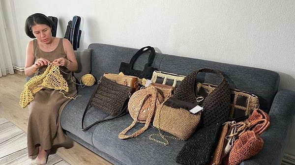 İzmir'de yaşayan 45 yaşındaki Fidan Kılınç, genç yaşta görme kaybıyla karşı karşıya kaldı.