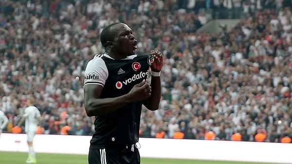 Başarılarla dolu kariyeri olan golcü Bodrum FK'ya imza attı.