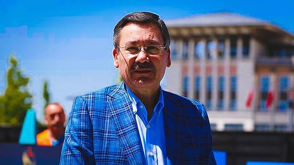Ankara Büyükşehir Belediyesi, 7 Ağustos tarihinde eski Ankara Büyükşehir Belediye Başkanı Melih Gökçek hakkında suç duyurusunda bulunulduğunu duyurdu.