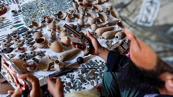 Koleksiyondan Osmanlı dönemine ait bir tabanca da çıktı