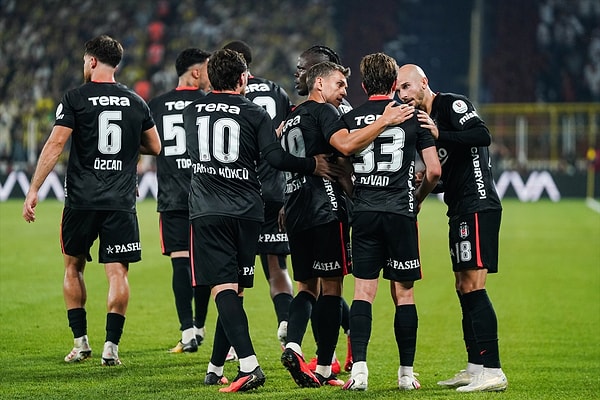 Beşiktaş öne geçiyor.