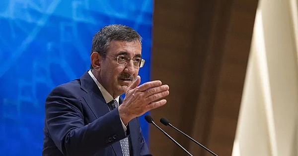"Temel önceliğimiz ekonomide dengelenmeyi sağlamak, enflasyonu kalıcı biçimde düşürmek"