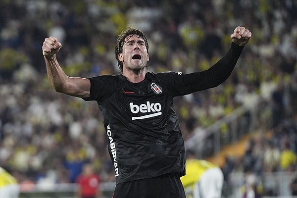 Goal'ün Fransa edisyonunda Vlahovic'e övgüler vardı.