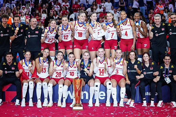 Avrupa Şampiyonu olan Filenin Sultanları’na CEV’den 500 bin Euro!
