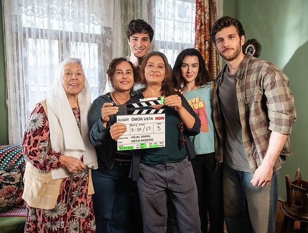 Televizyonda yeni yayın dönemi Tuzlu Kahve'nin 1 Eylül'de ekran yolculuğuna başlamasıyla açıldı.