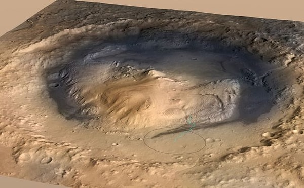 Öte yandan çukurlar, Curiosity'nin şu anda tırmandığı arazideki tek bilinmeyen değil.
