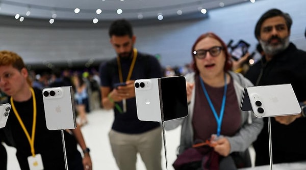 Apple, iPhone 18'i Neden Tanıtmadı?
