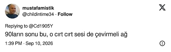 İnternete bağlanmanın kendine has bir sesi vardı.