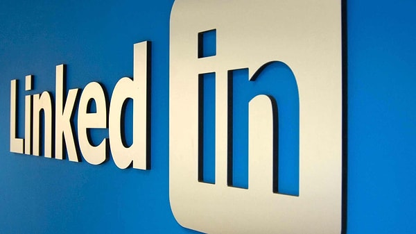 Tired of Dating Apps? Singles Turn to LinkedIn!