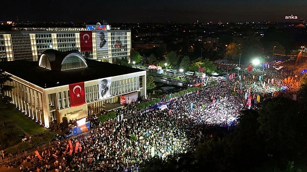 19 Mart'ta başlayan eylemler farklı şehirlere de yayıldı.