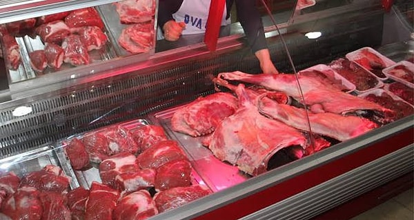 Tebliğ değişikliği kapsamında kanatlı eti ürünleri ile kırmızı et ürünlerinin tanımları, kaplamalı ürünler ve köfte için ayrı ayrı yeniden yapılıyor.