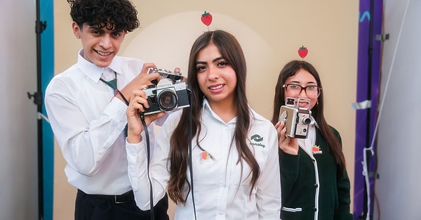 Yılın son çeyreğinde doğanlar kamerayı, yeni bir dili ve tarihi kitaplarını seviyor.