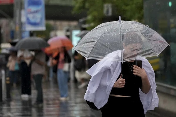 Halen mevsim normallerinin üzerinde seyreden hava sıcaklıkları, hafta başından itibaren düşecek.