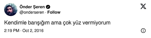 Seviyor ama fazla yüz vermiyor.