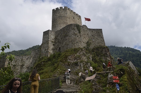 Farklı İllerden Gelen Tatilciler Bölgedeki Deneyimlerini Paylaşıyor