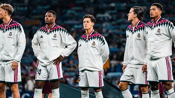 Diomande'nin ilk 11'e girmesi sorulunca Mourinho, kadrodaki seçenek bolluğuna işaret ederek yanıt verdi.