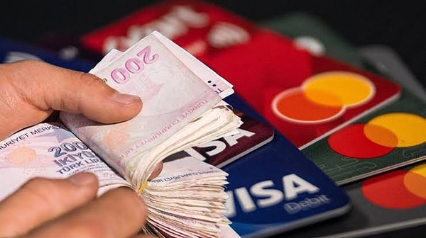 Son olarak, sık seyahat edenlerin döviz kurlarındaki gizli kesintilere ve yurt dışı risklerine karşı uyanık olması gerekiyor.