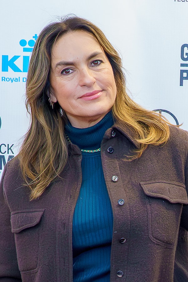 Mariska Hargitay, hem geceye sunuculuk yaptı hem de kendi belgeseliyle ödül kazandı.