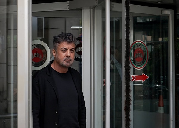Dizinin senaristi Raci Şaşmaz, Osman Sınav'ın kendisine tehdit aldığını söylediğini ifade etti.
